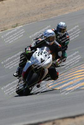 media/Apr-09-2023-SoCal Trackdays (Sun) [[333f347954]]/Turn 10 (115pm)/